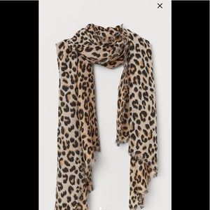 Woman’s Leopard Large Scarf Blanket Scarf BNWOT